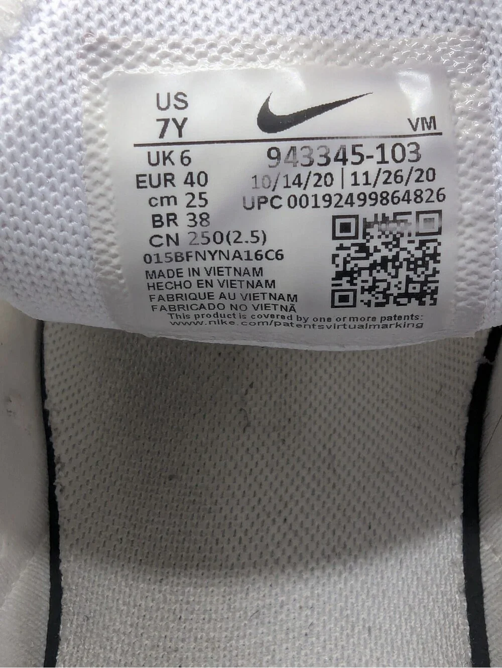 Nike Air Max 270 White Silver Shoes Kids Size 7Y / Womens 8.5 943345-103 *Flaw